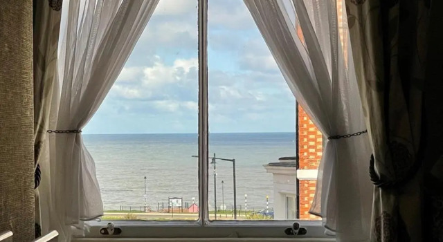 The Captains Lodge Room Only accommodation, Prenota Hotel West Cliff Inghilterra