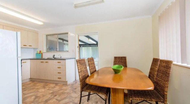 Short Stroll to Surf Beach - North Street, Woorim, Забронировать Отель Вурим Bribie Island