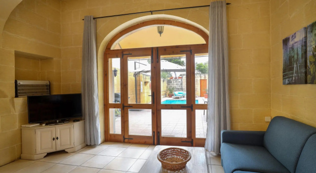 Superb Maltese Farmhouse with Private Pool, Book Hotel Hoteller i Xewkija med pool, Swimmingpool
