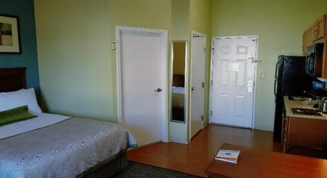 Люкс Standard Candlewood Suites Oklahoma City-Moore by IHG