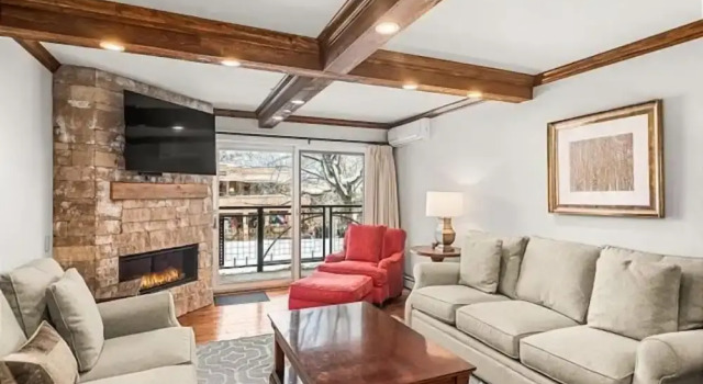 2 Bedroom Premier Vacation Rental in Downtown Aspen - Steps From Gondola!, Забронировать Апартаменты/квартира Аспен Горнолыжный курорт Аспен-Сноумас, рядом с Little Nell