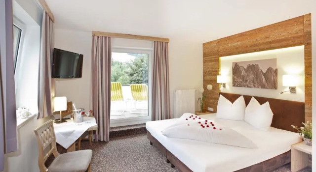 Gasthof zum Wilden Kaiser, Book Hotel Hoteller i Wilder Kaiser med parkering, Parkering