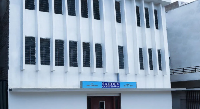 OYO 16169 Sahdev Guest House