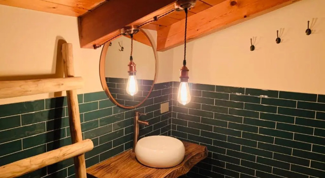 Апартаменты Charming Attic Apartment With Balcony & Swimming Pool - 5 Guests
