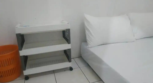 TR Homestay, Rezervați Hotel Hoteluri în Sulawesi cu parcare, Parcare