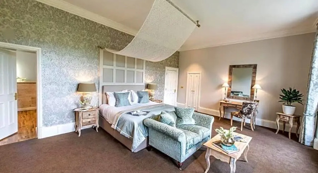 Номер Deluxe Forest Side Hotel