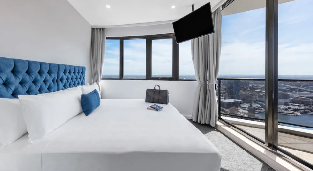 Номер Standard Пентхаус с 3 комнатами с балконом Meriton Suites Kent Street, Sydney