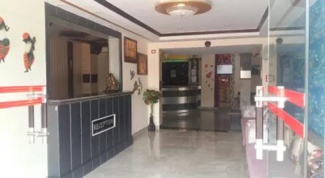 Hotel Buddha Palace, Забронировать Отель Отели штата Мадхья-Прадеш с парковкой, Парковка