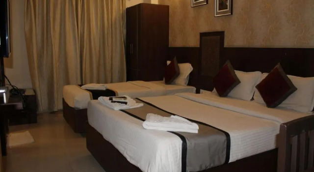Двухместный номер Standard SKY GATE HOTEL Near Apollo MAIN, Women's & Children's US Consulate Sankara Netralaya Goethe Institute PrestigePalladium Shastri Bhavan Senmozhi Poonga Raj Ratnam Stadium TAJ Coromandal India Oil Bhavan Dr Mohan's Diabetics VAC Chennai