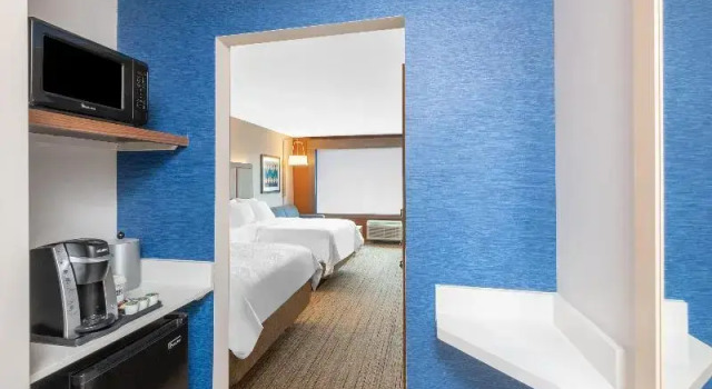 Четырёхместный люкс Holiday Inn Express & Suites - Phoenix - Airport North by IHG