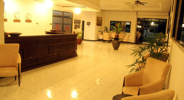 Graha Ayu Hotel, Забронировать Отель Матарам Ломбок, рядом с Lombok Epicentrum Mall