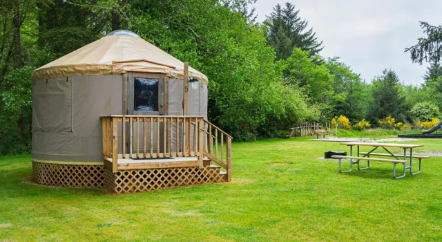 Long beach Camping Resort Yurt 8, Buchen Sie Campingplatz Camping & Glamping in Washington (state), Campingplatz