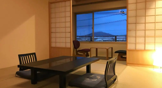 Четырёхместный номер Standard Japanese Style Hotel Isomura