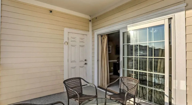 3 Mi to Ocean: Resort Condo in Myrtle Beach!, Забронировать Курортный отель Отели Миртл-Бич с парковкой, рядом с PineHills Palmetto at Myrtlewood Golf Club, Парковка