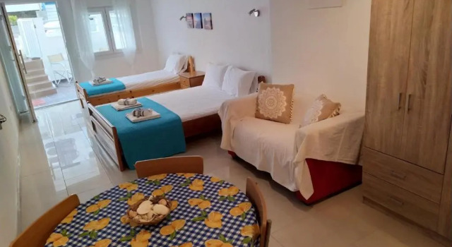 Celia s Studio, Book Hotel Nea Peramos Macedonia