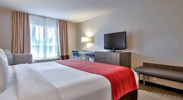 Двухместный люкс c 1 комнатой Comfort Inn & Suites Calgary South