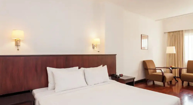 Номер Superior с балконом Le Charme Vientiane Hotel