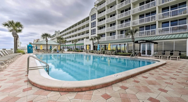 Апартаменты c 1 комнатой с балконом Daytona Beachfront Condo w/ Ocean View