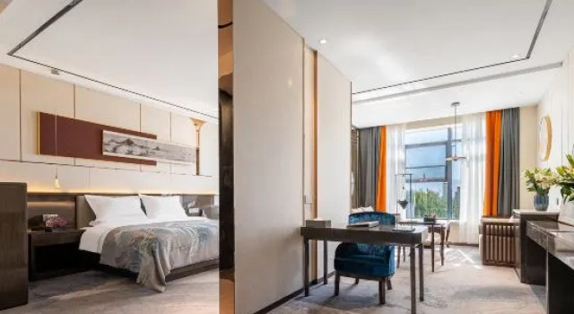 Люкс Zhangye LanQi International Hotel