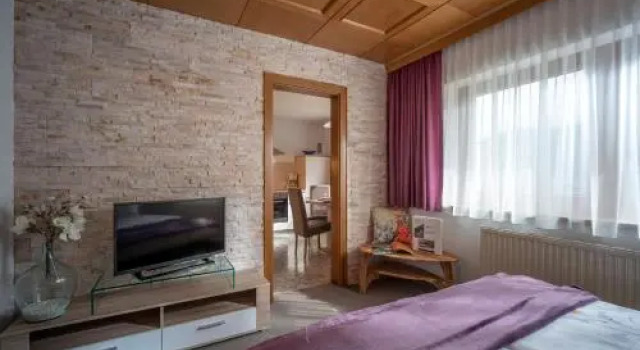 Ferienwohnung Zuppinger, Prenota Hotel Hotel a Tirolo con parcheggio, Parcheggio
