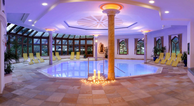 Ferienhotel Sonnenhof, Rezerwuj Hotel Hotele w Tyrol z parkingiem, Parking