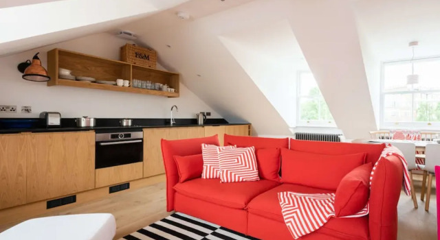 The Lansdowne Crescent - Bright 3bdr Top Floor Apartment in Notting Hill, Varaa Huoneisto Asunnot kohteessa Merseyside, Huoneisto