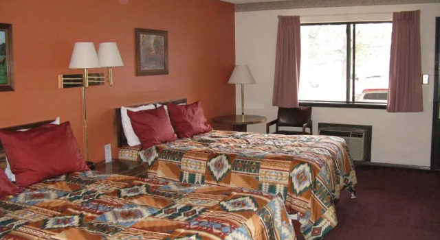 Четырёхместный номер Standard Branding Iron Motel