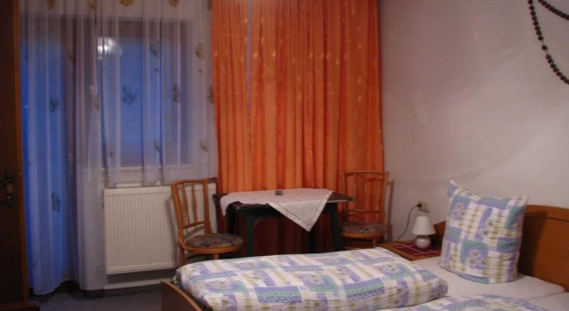 Ferienwohnung Anna Falkner, Prenota Hotel Hotel a Tirolo con parcheggio, Parcheggio