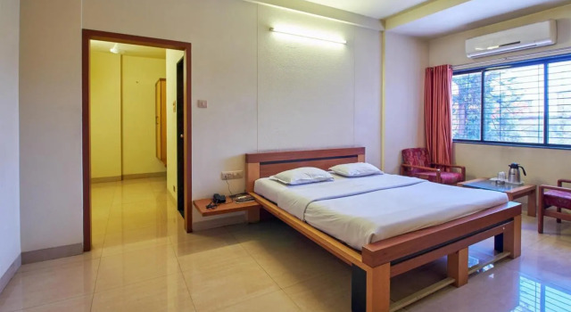 Surya Renaissance, Забронировать Отель Отели Насик 3 звезды, 3*