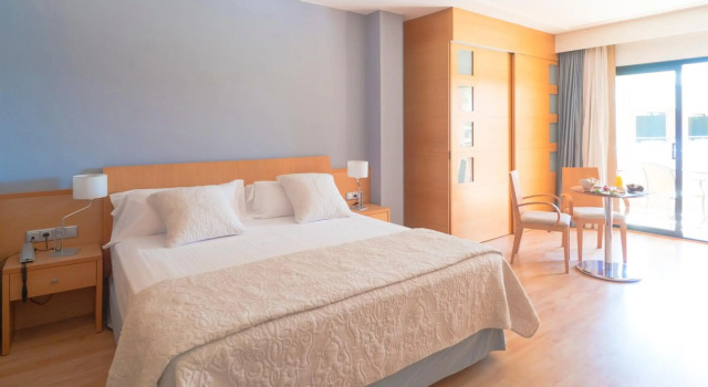 Hotel Clipper & Villas, Забронировать Отель Отели Торроэлья-де-Монгри с завтраком, Завтраки