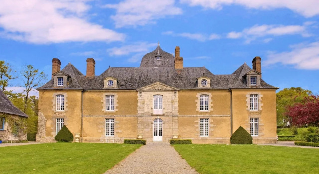 Mansion With 5 Bedrooms in Poligné, With Private Pool, Furnished Garde, Rezerwuj Hotel  