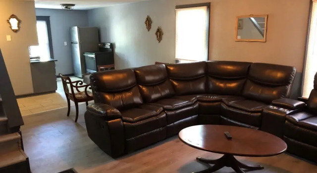 The 540 With Private Yard & Parking, Near Falls & Casino by Niagara Hospitality, Забронировать Отель Отели Ниагара Фолс 3 звезды, 3*