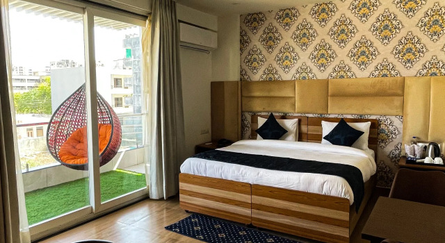 Sky Suites Huda City Center, Забронировать Отель Отели Гургаон 3 звезды, рядом с Unitech Cyber City, 3*