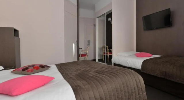 Трёхместный номер Comfort Hotel Des Bains