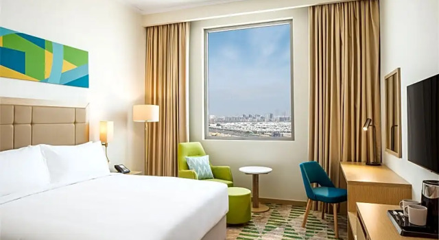 Двухместный номер Standard с видом на город Holiday Inn Hotel & Suites Dubai Science Park by IHG