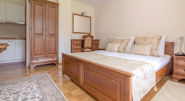 Апартаменты c 1 комнатой с видом на сад Apartments Ivana
