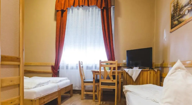 Апартаменты Hotel Karin