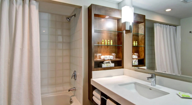 Четырёхместный номер Standard Delta Hotels by Marriott Toronto East