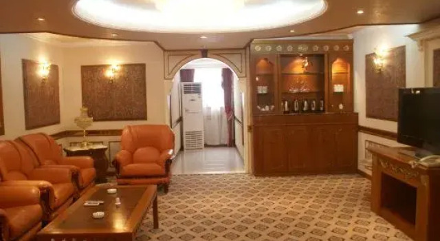 Люкс Premier New Tai Garden Hotel