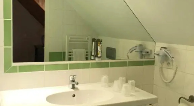 Семейный номер Standard с видом на озеро Hotel des Marquisats