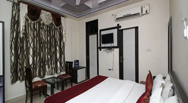 OYO Rooms Gaurav Tower, Забронировать Отель Отели штата Раджастхана с парковкой, Парковка