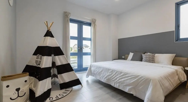 Standard négyágyas szoba erkéllyel Blue White