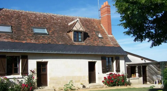 Gîte 18e avec piscine, jardin et équipements inclus, près des Châteaux de la Loire - FR-1-381-212, Book Hotel Saint-Epain Centre