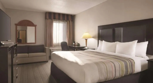 Люкс Country Inn & Suites by Radisson, Indianapolis East, IN