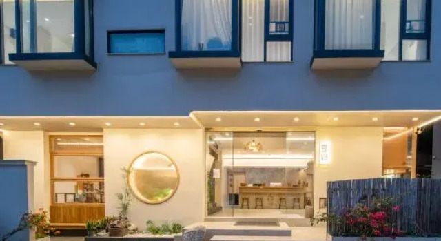 Floral Hotel · Fugui .Purely Good Dwelling(Zhuhai Jinwan Airport Space Center Store), Boek Hotel Hotels in Guangdong met parkeren, Parkeren