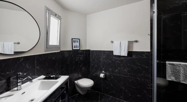 Люкс с балконом PLAY Seaport Suite Hotel TLV