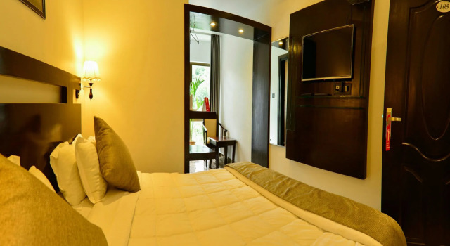 OYO 6645 Hotel Sapphire, Rezerwuj Hotel Hotele w Meghalaya z parkingiem, Parking