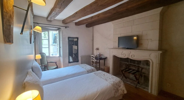 Четырёхместный номер Standard Logis Hôtel Restaurant Relais de la Mothe