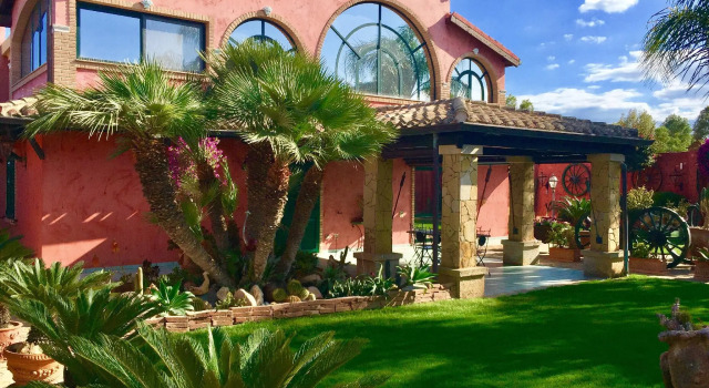 Villa Flumini, Забронировать Вилла Коттеджи Куарту-Сант-Элена, Коттедж