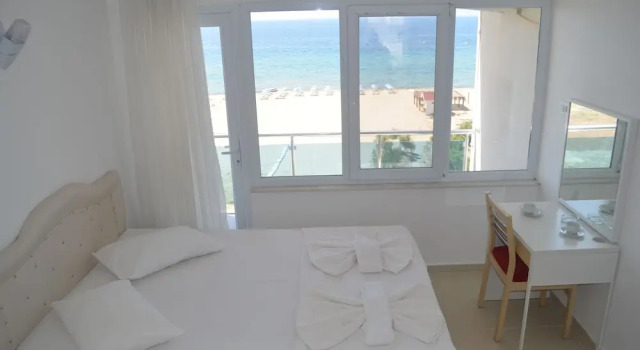 Двухместный номер Standard с балконом и с видом на море Yasmin Hotel